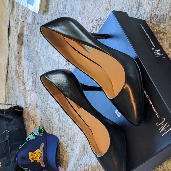 INC black heels - Picture 2 of 7